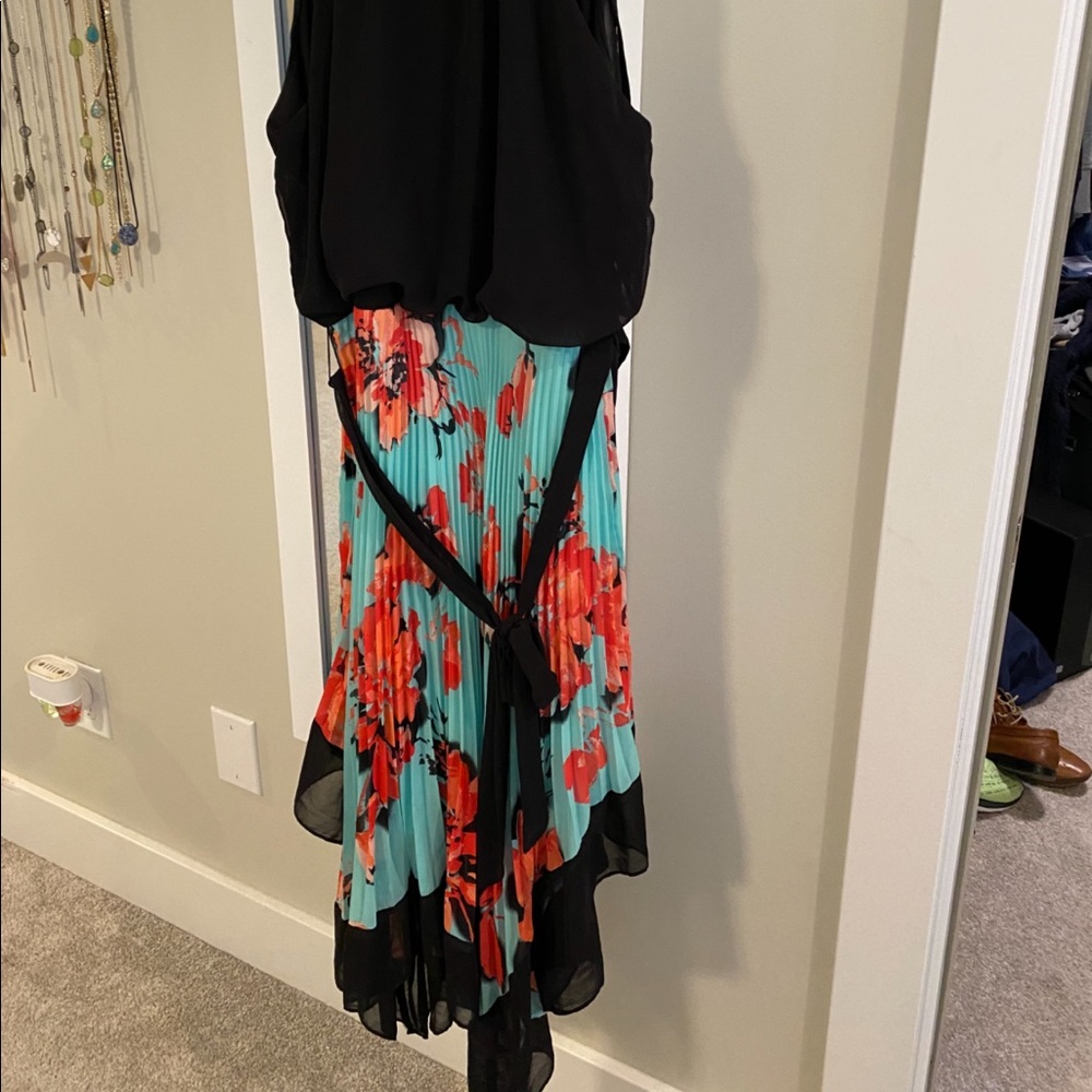 Bisou Bisou Black and Floral Dress